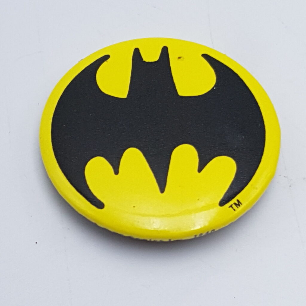 Vintage Batman Bat Logo Badge [VG] Yellow & Black 45mm (DC Comics) | Image 1