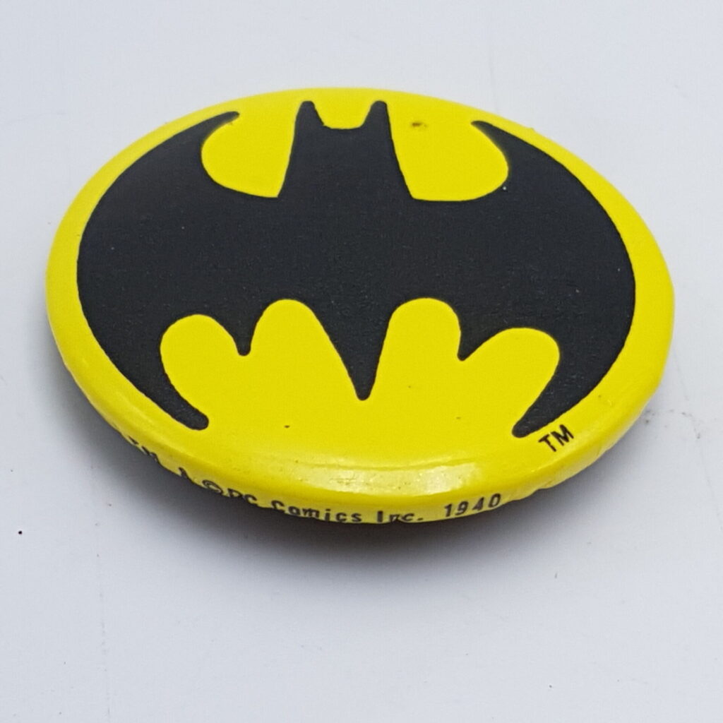 Vintage Batman Bat Logo Badge [VG] Yellow & Black 45mm (DC Comics) | Image 2