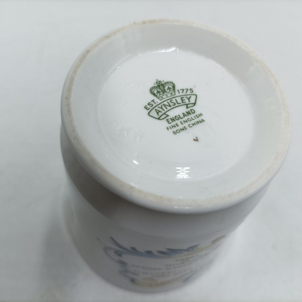 Vintage Queen Elizabeth II  Silver Wedding Anniversary Commemorative Mug (1972) Aynsley | Image 6