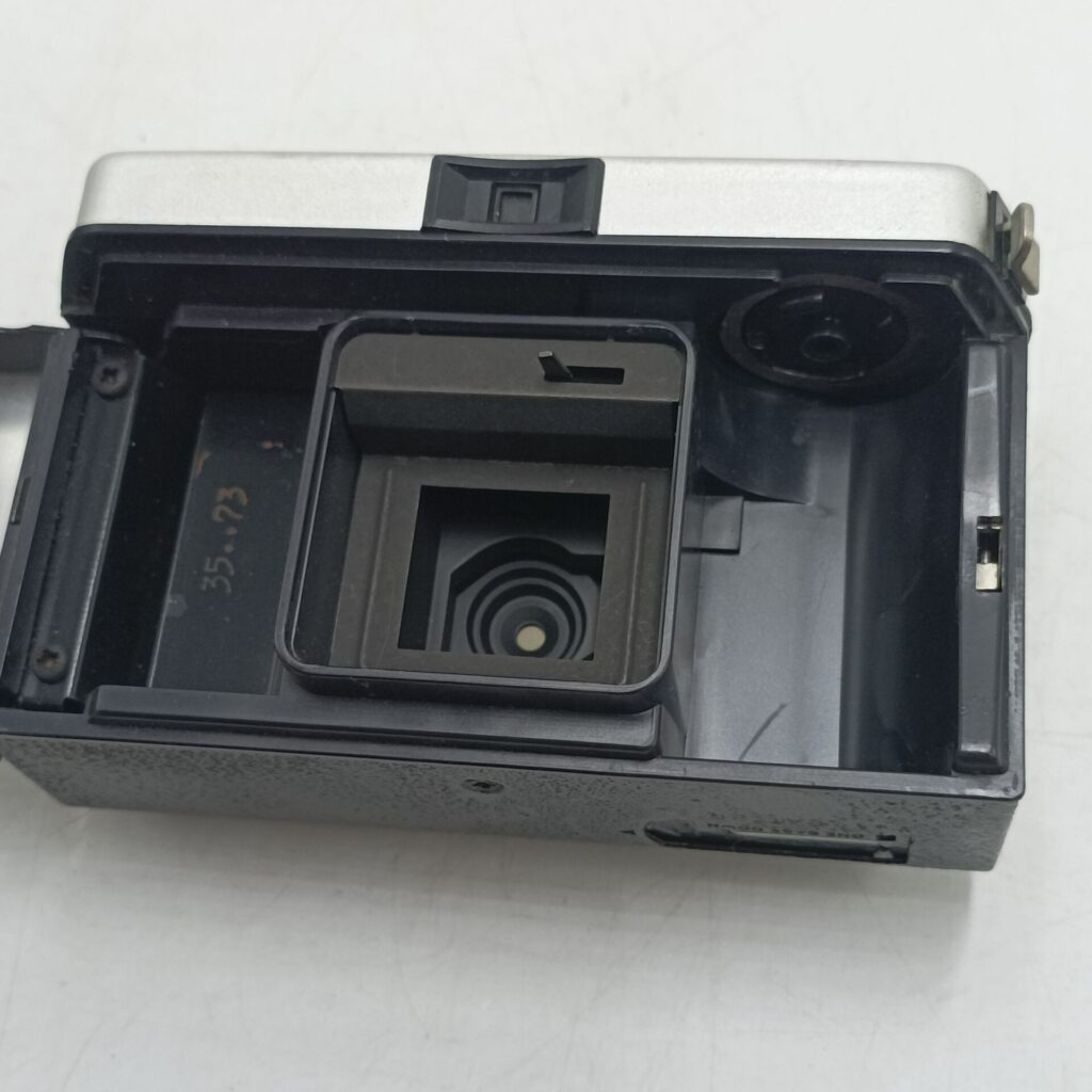Vintage 1960's Kodak Instamatic 104 Camera [G+] 126 Film Cartridge | Image 5