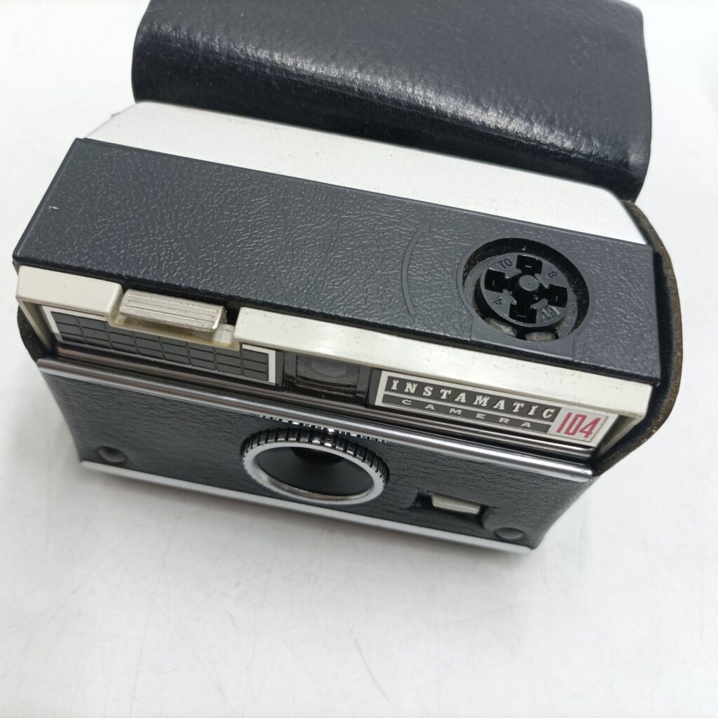 Vintage 1960's Kodak Instamatic 104 Camera [G+] 126 Film Cartridge | Image 2