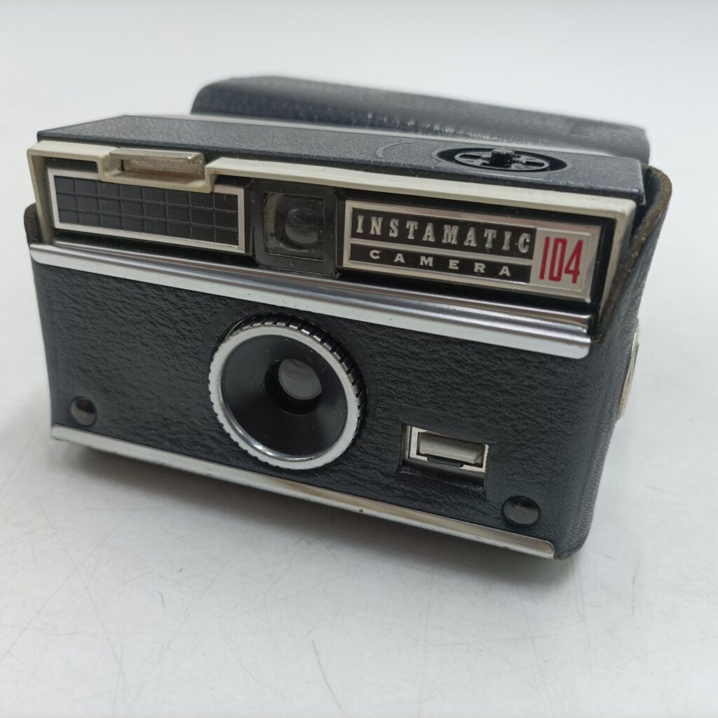 Vintage 1960's Kodak Instamatic 104 Camera [G+] 126 Film Cartridge | Image 1