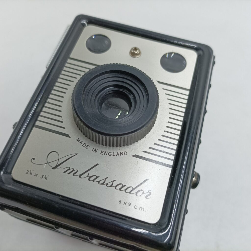 Vintage 1950's Coronet Ambassador Box Camera | 120 Film | Untested | Made in England | Image 4