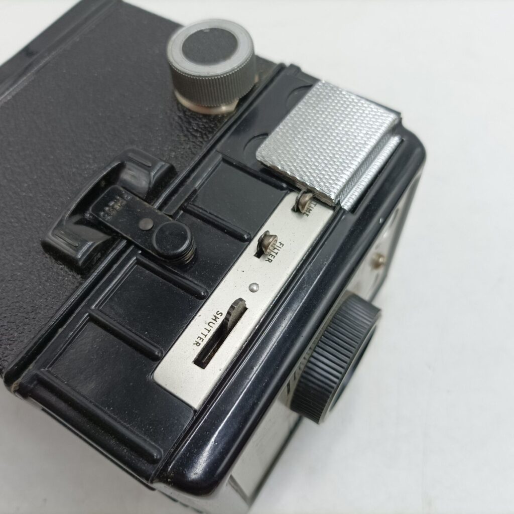 Vintage 1950's Coronet Ambassador Box Camera | 120 Film | Untested | Made in England | Image 3