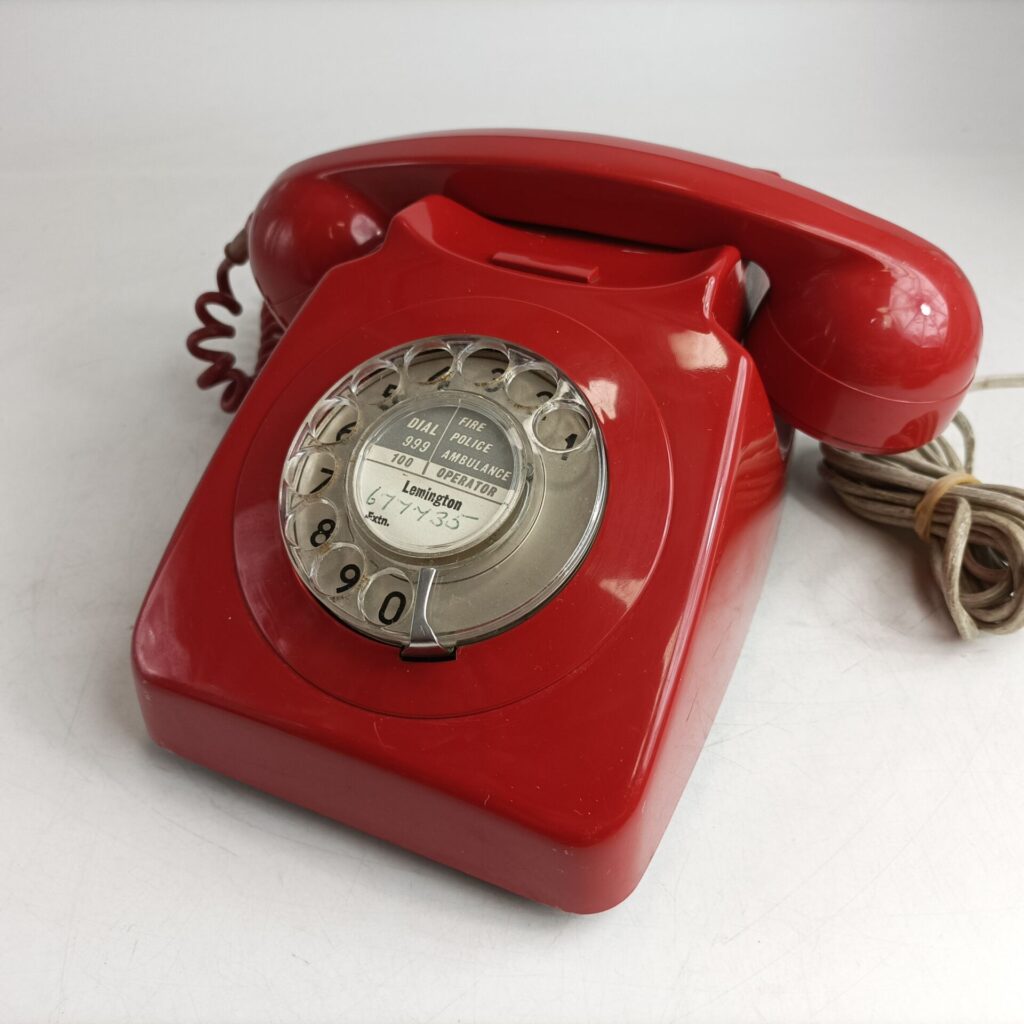 Vintage 1970s BT GPO 8746G Red Rotary Dial Table Telephone (1971) Untested | Image 2