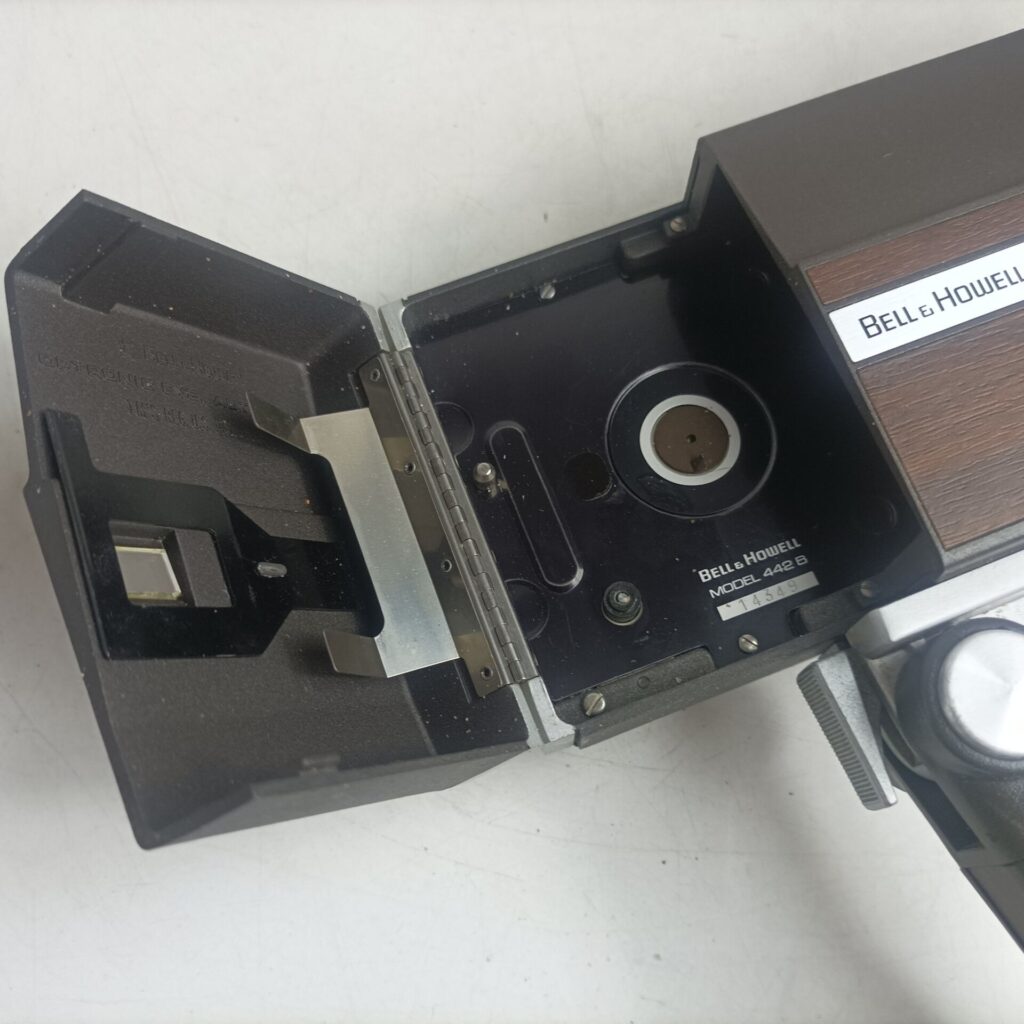 Vintage Bell & Howell Filmosound Model 442 Super 8 Cine Movie Camera [G+] Untested | Image 11