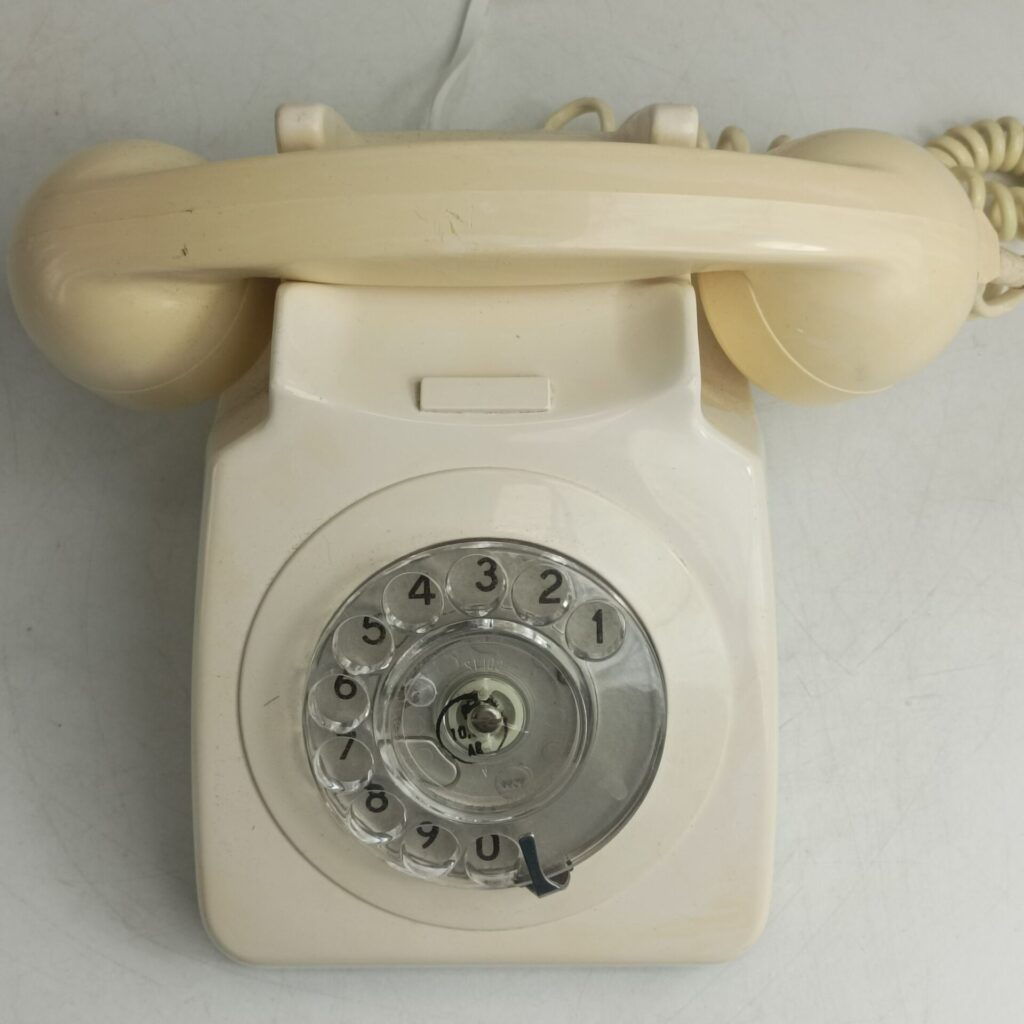 Vintage 1970s BT GPO 746F Cream Rotary Dial Telephone (1971) Untested | Poor Case | Image 5